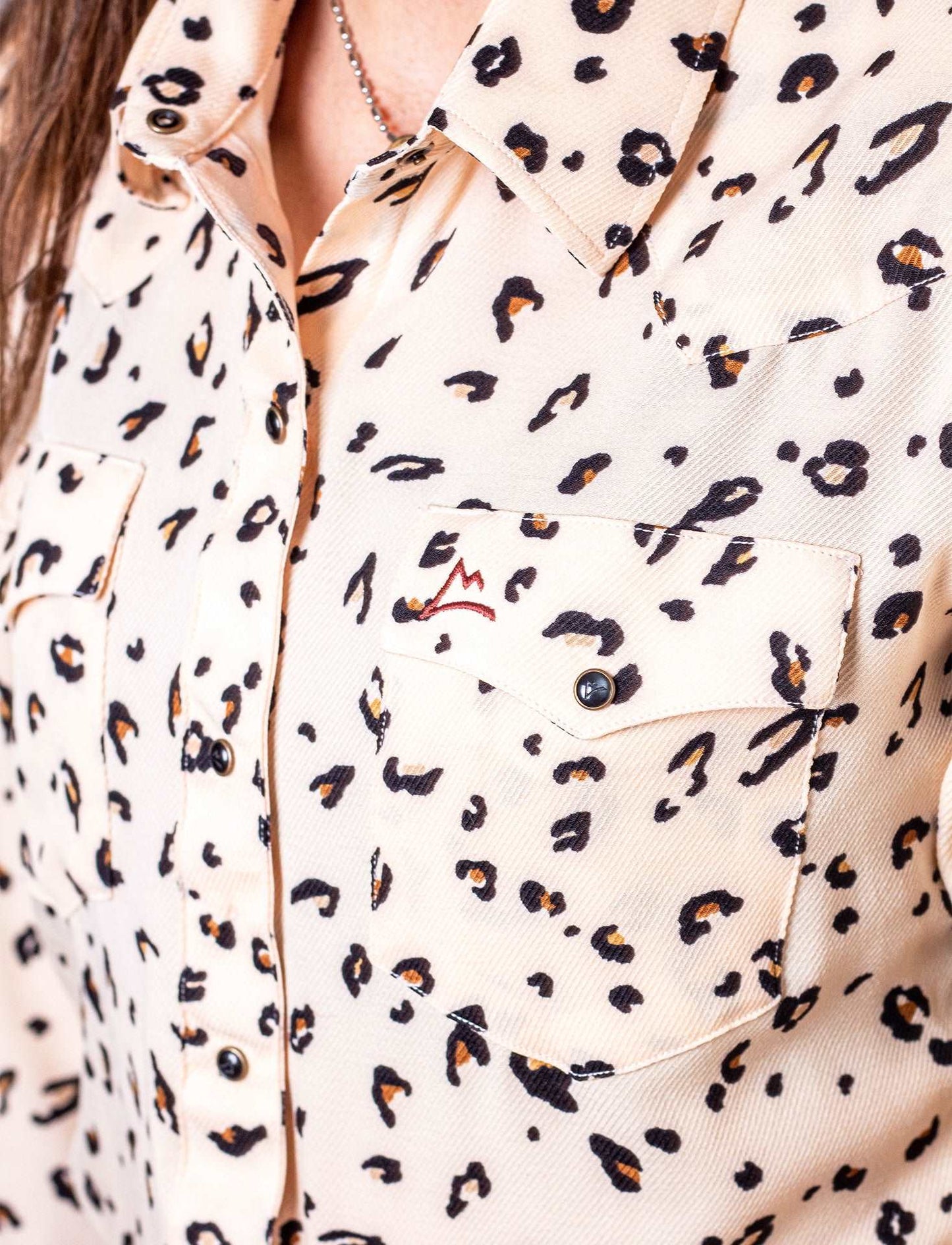 Camisa vaquera Leopard print beige CM102