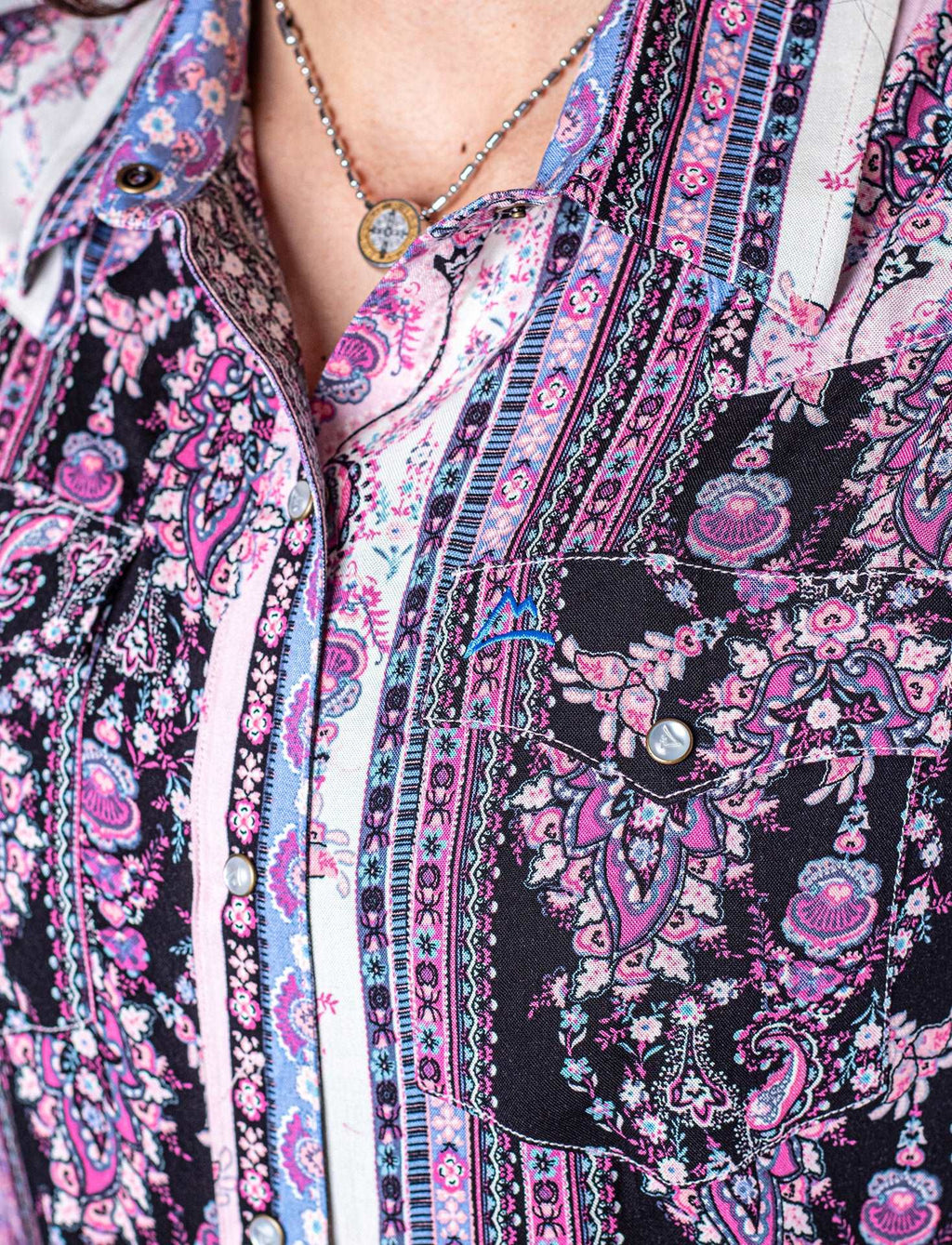 Camisa vaquera Franjas boho flores negra CM101