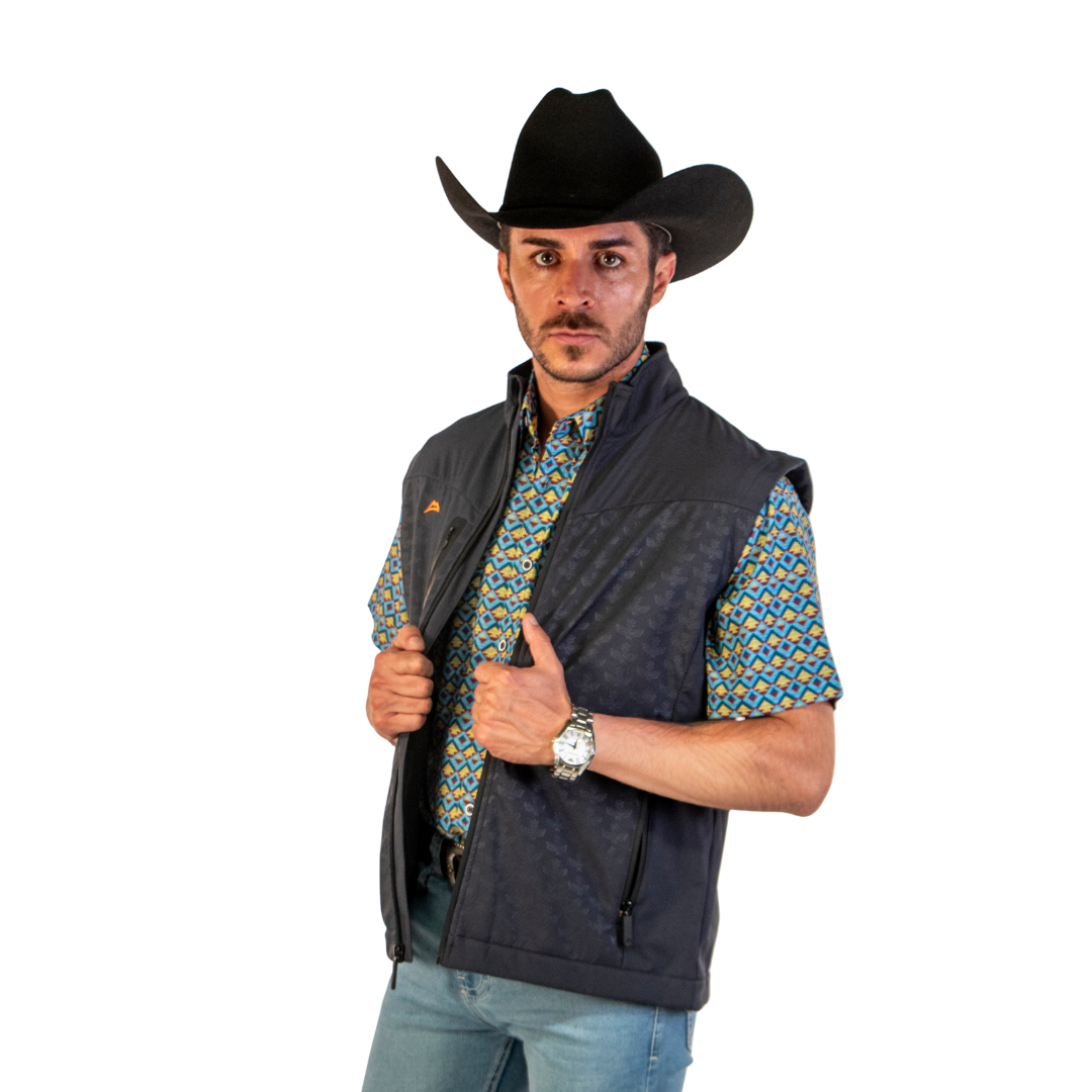 Chaleco con tachuelas y flecos Chaleco con tachuelas y flecos